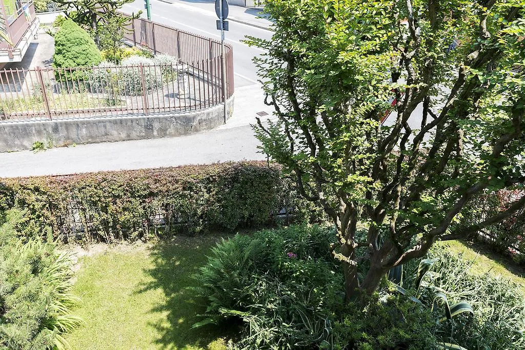 Rooms Villa Bergamo Airport Scanzorosciate 0*,