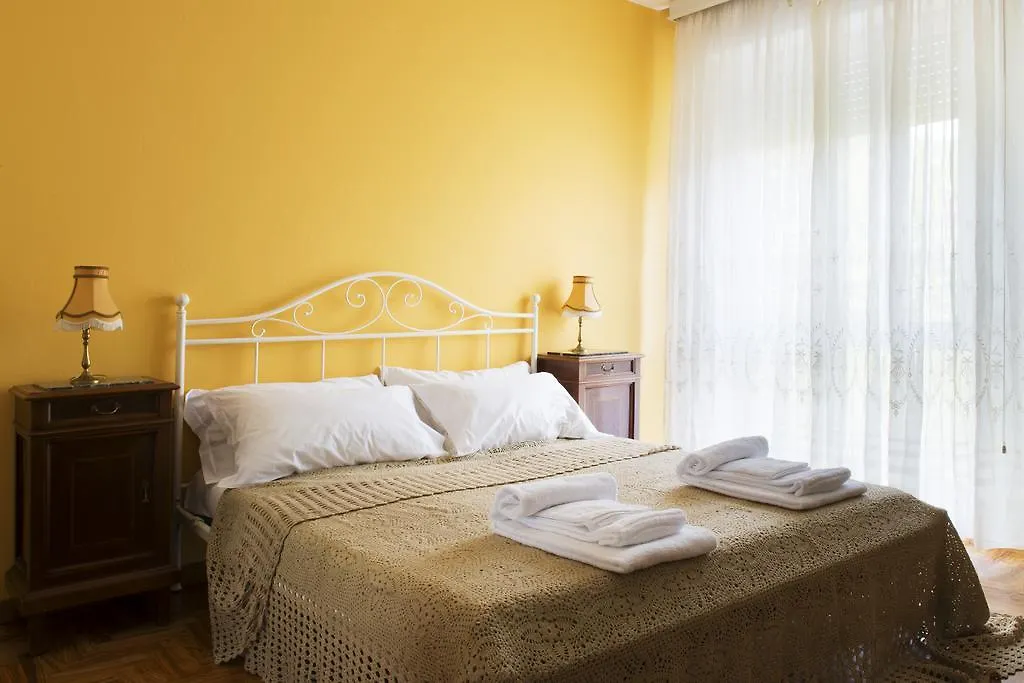Rooms Villa Bergamo Airport Scanzorosciate 0*,  Itália